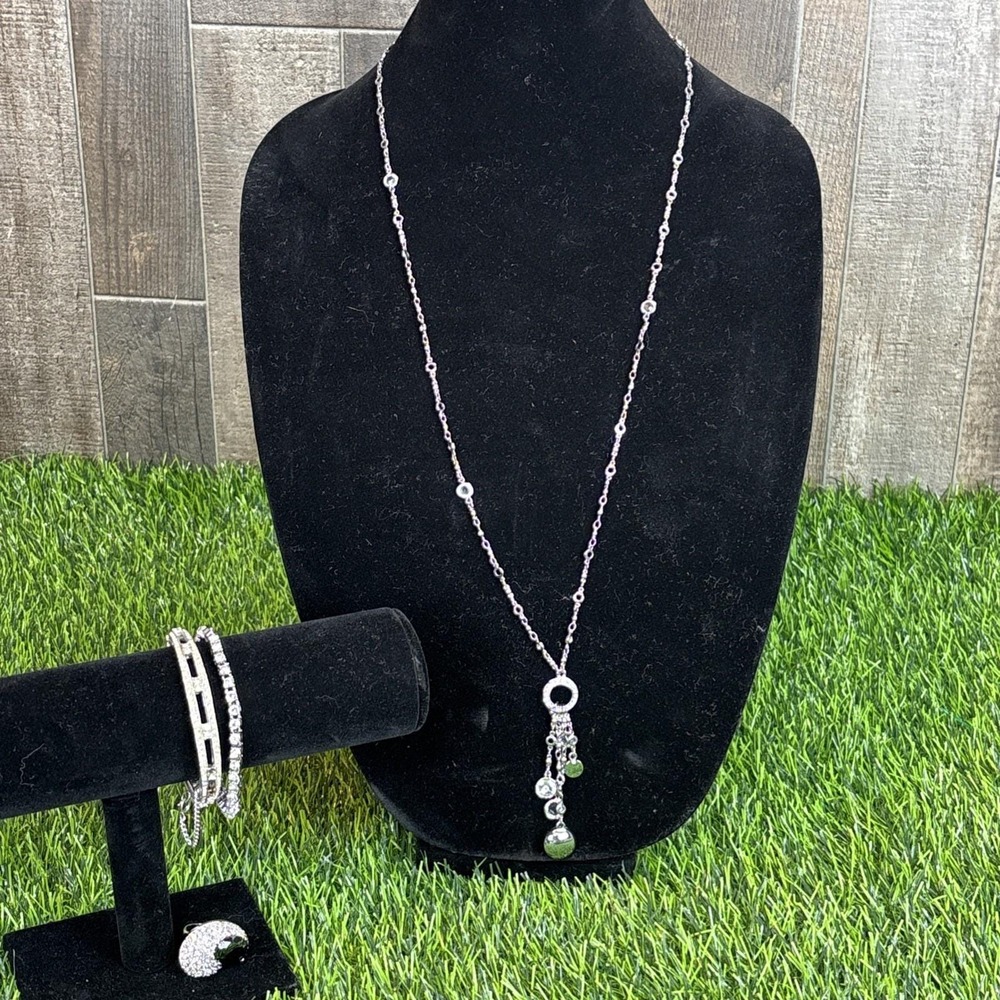 Fashion Jewelry Lot‎ Necklace Ring Two Bracelets Silver Tone Rhinestone